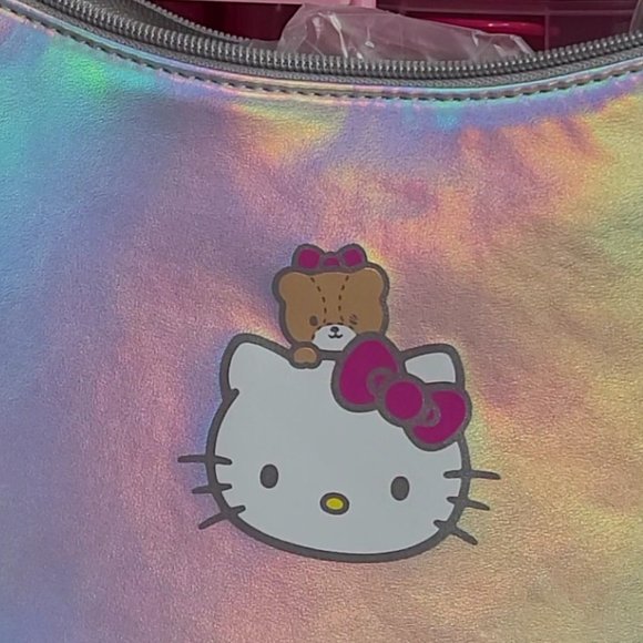 Hello Kitty & Friends Heart & Chain Decor Holographic Baguette Bag - Picture 4 of 6